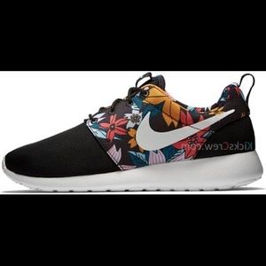 Woman’s Roshe run floral print ‘aloha’